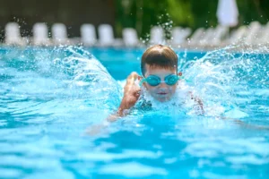 15 Manfaat Renang bagi Tubuh dan Kesehatan Mental Anak