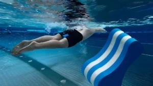 10 Tips Membeli Pull Buoy Renang dan Rekomendasi Mereknya